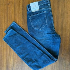 NWT High Waisted Jeans